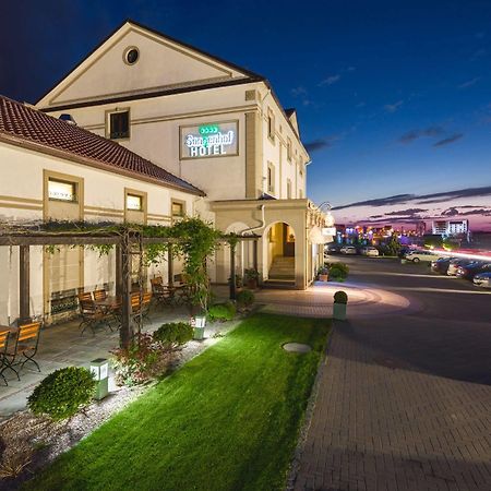 Hotel Sonnenhof Suceava Exteriör bild